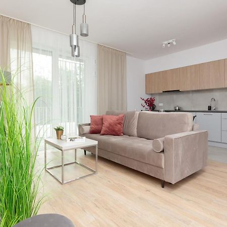 Stacja Wola Apartment Guminska By Noclegi Renters Varsavia Esterno foto
