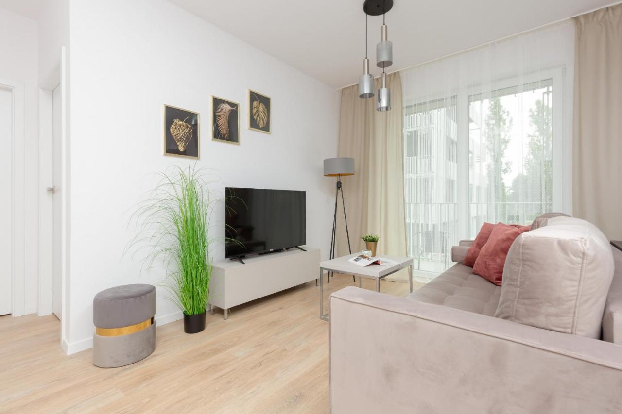Stacja Wola Apartment Guminska By Noclegi Renters Varsavia Esterno foto