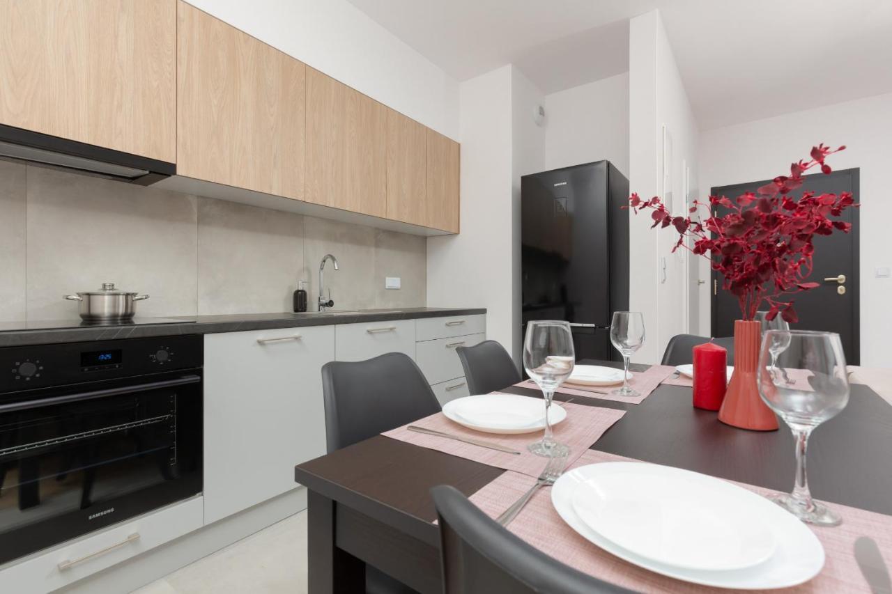 Stacja Wola Apartment Guminska By Noclegi Renters Varsavia Esterno foto