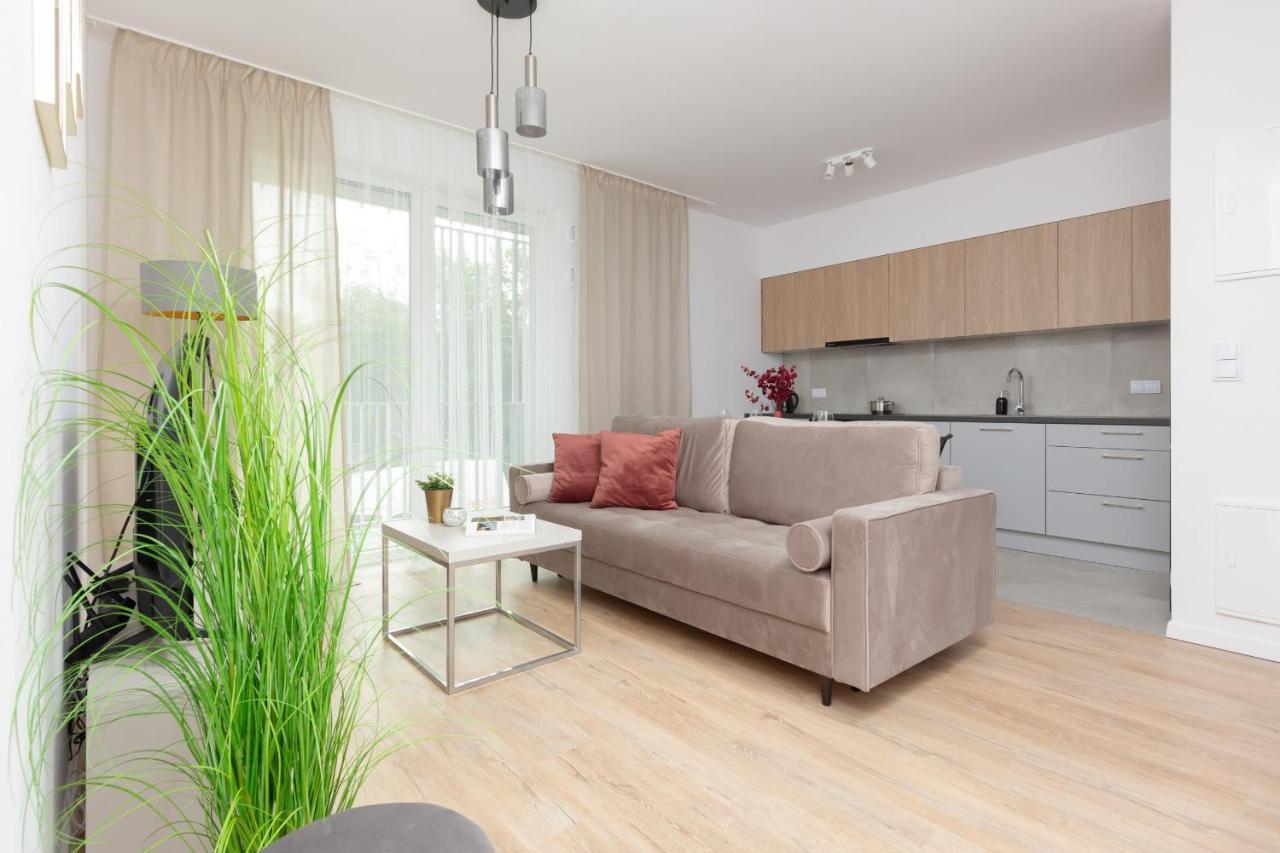 Stacja Wola Apartment Guminska By Noclegi Renters Varsavia Esterno foto