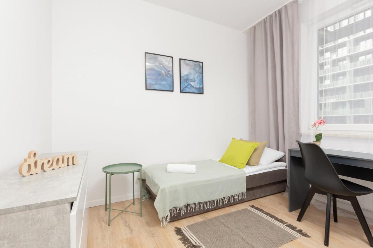 Stacja Wola Apartment Guminska By Noclegi Renters Varsavia Esterno foto